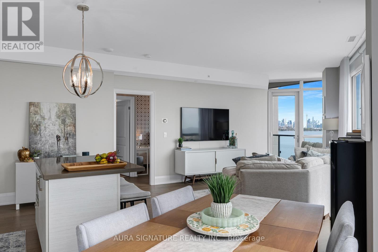 Apartment at 1004 - 59 ANNIE CRAIG DRIVE, Toronto