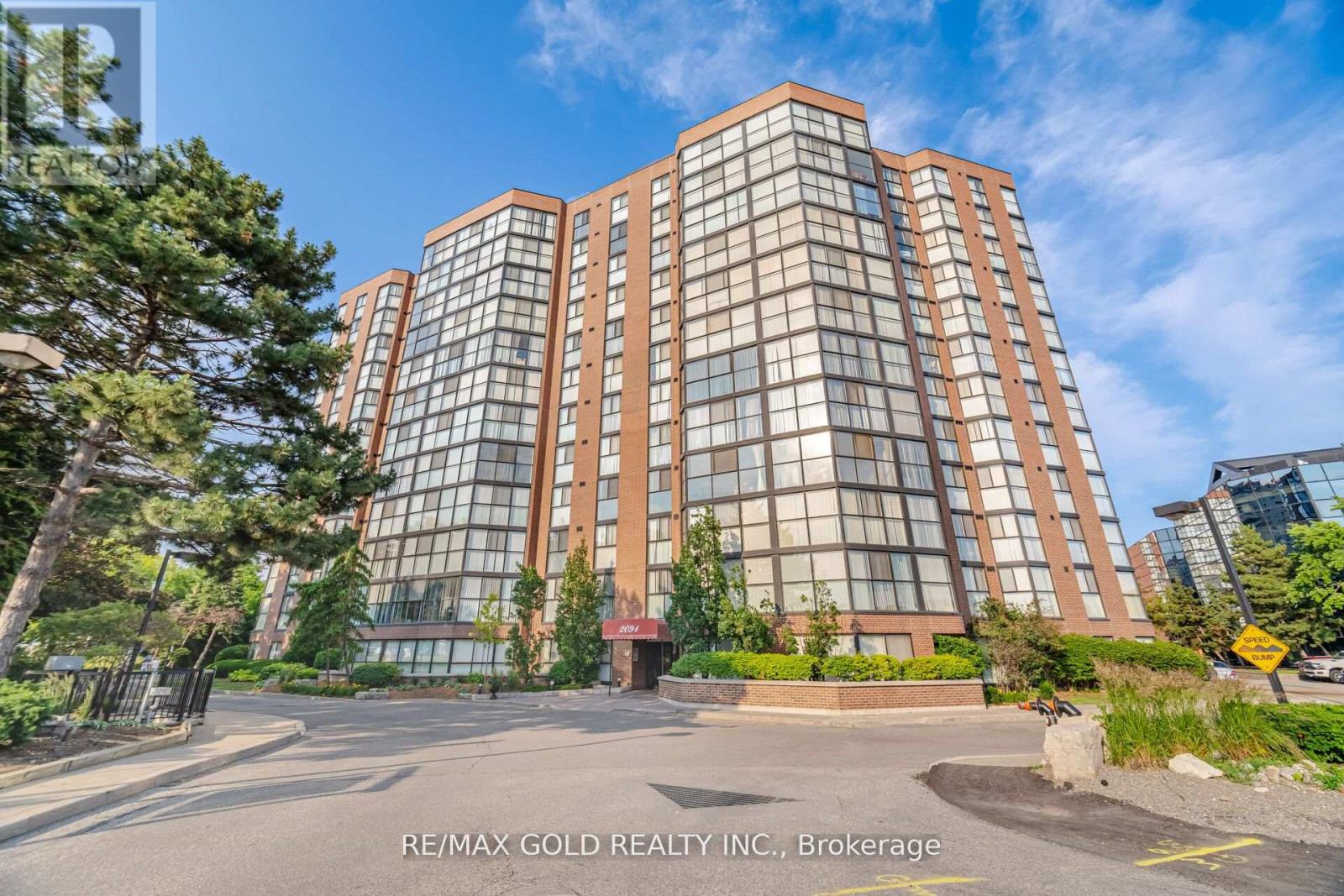 Apartment at 908 - 2091 HURONTARIO STREET, Mississauga (Cooksville)