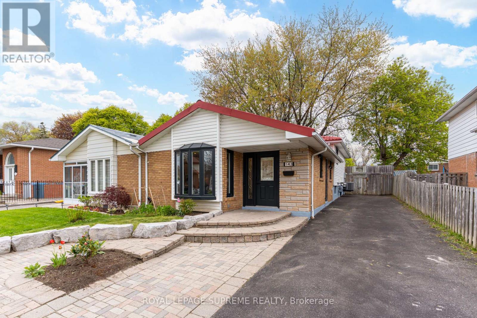 Semi-Detached/Link at 143 VOLTARIE CRESCENT, Mississauga (Mississauga Valleys)