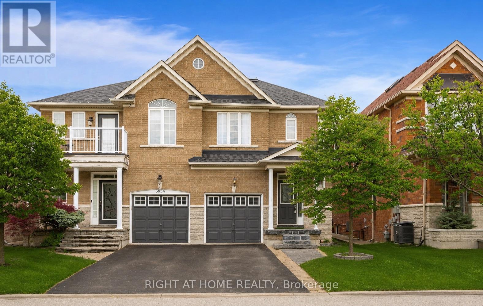 Semi-Detached/Link at 3852 BLOOMINGTON CRESCENT, Mississauga (Churchill Meadows)