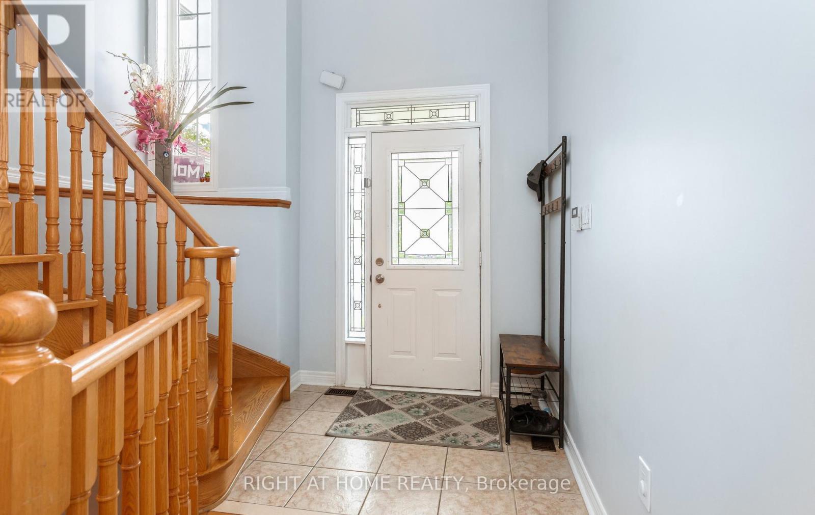 Semi-Detached/Link at 3852 BLOOMINGTON CRESCENT, Mississauga