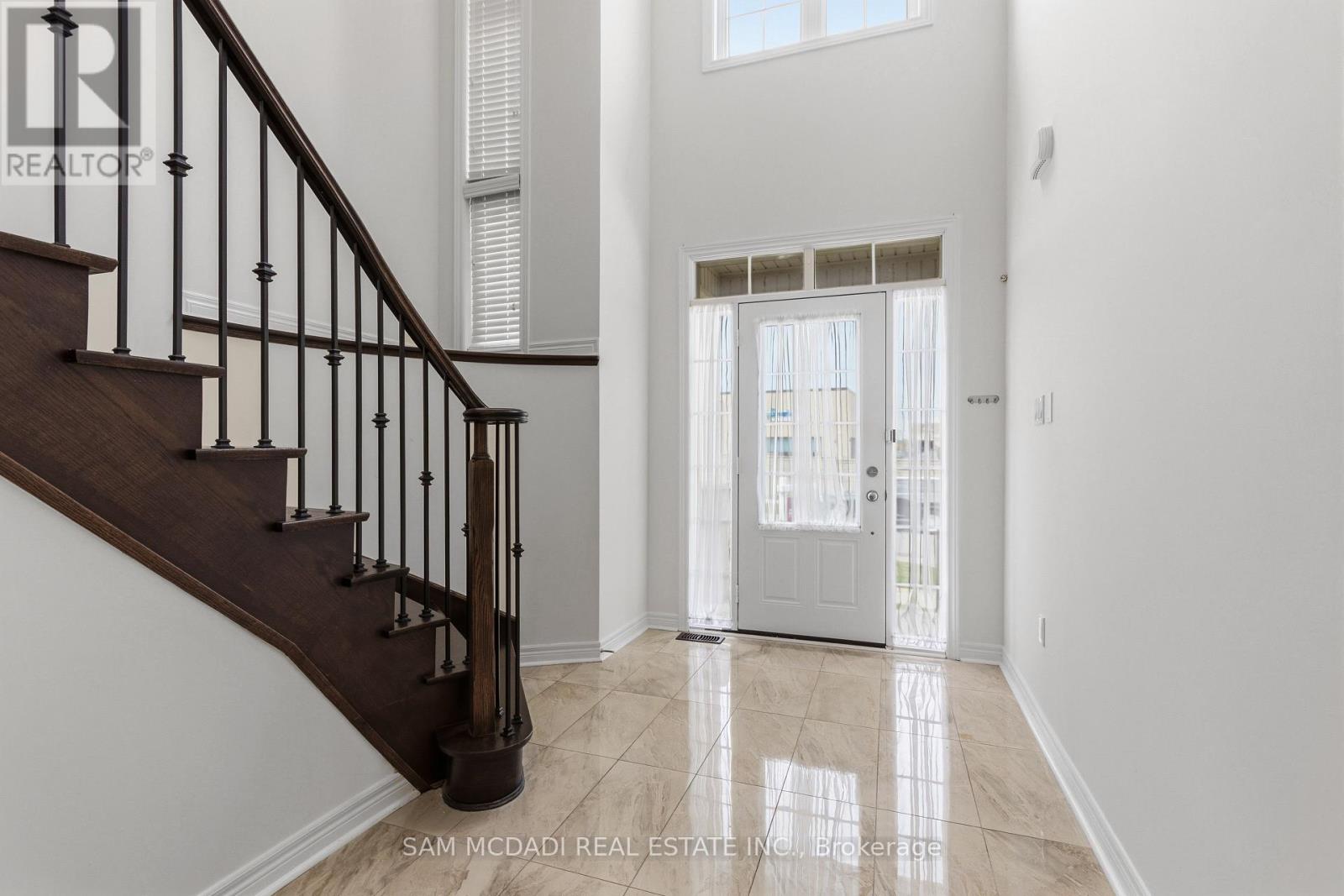 Semi-Detached/Link at 26 MONTPELIER STREET, Brampton