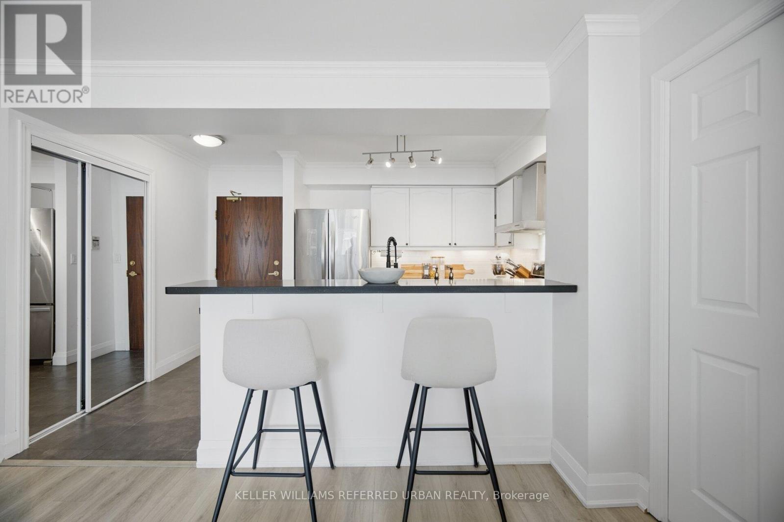 Apartment at 707 - 190 MANITOBA STREET, Toronto (Mimico)