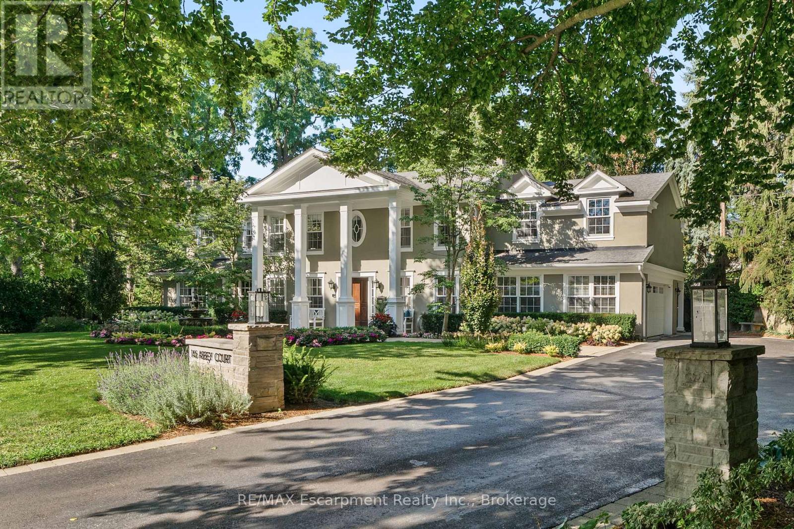 Detached at 146 ABBEY COURT, Oakville