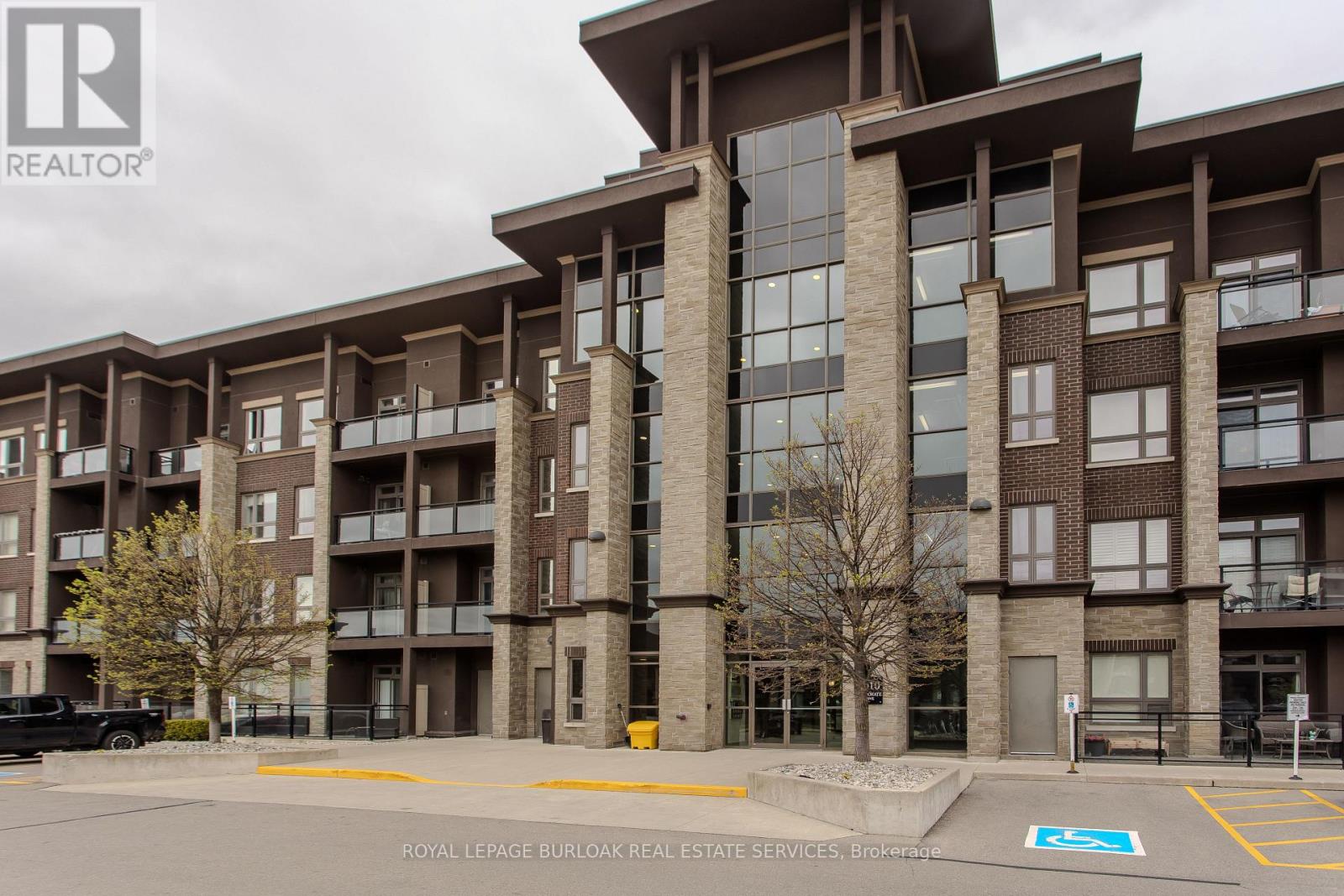 Apartment at 307 - 5010 CORPORATE DRIVE, Burlington (Uptown)