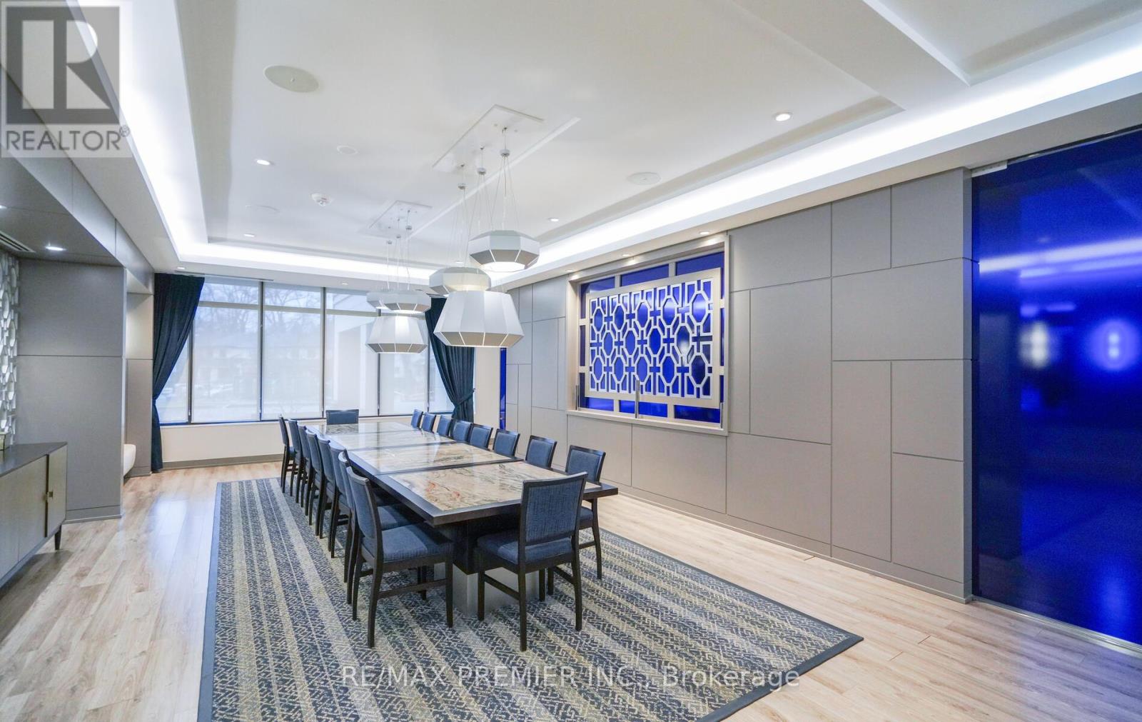 Apartment at 303 - 2 OLD MILL DRIVE, Toronto