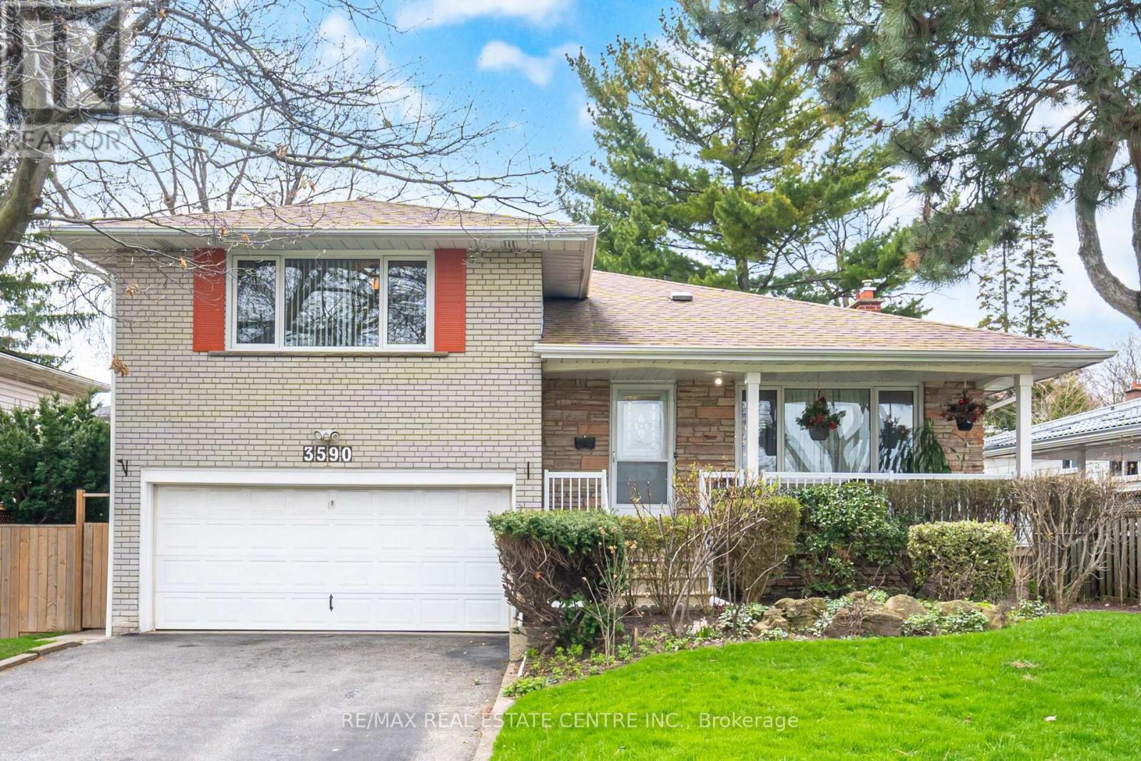 Detached at 3590 FIELDGATE DRIVE, Mississauga (Applewood)