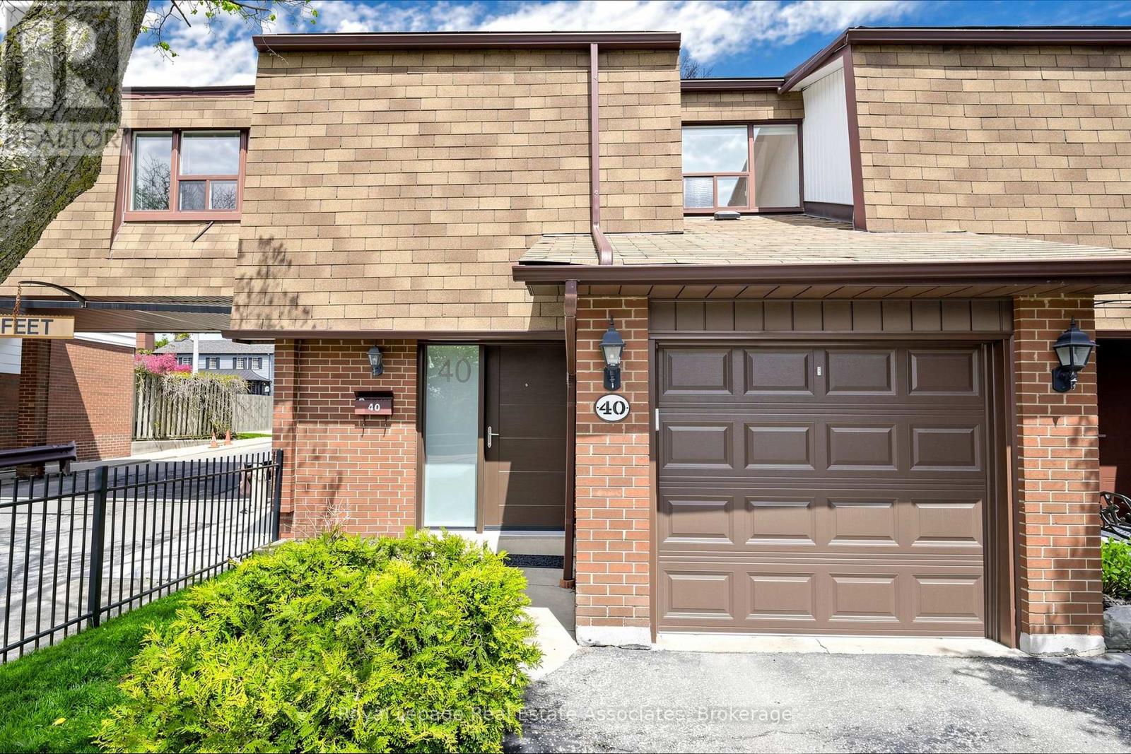 Townhouse at 40 - 600 SILVER CREEK BOULEVARD, Mississauga (Mississauga Valleys)