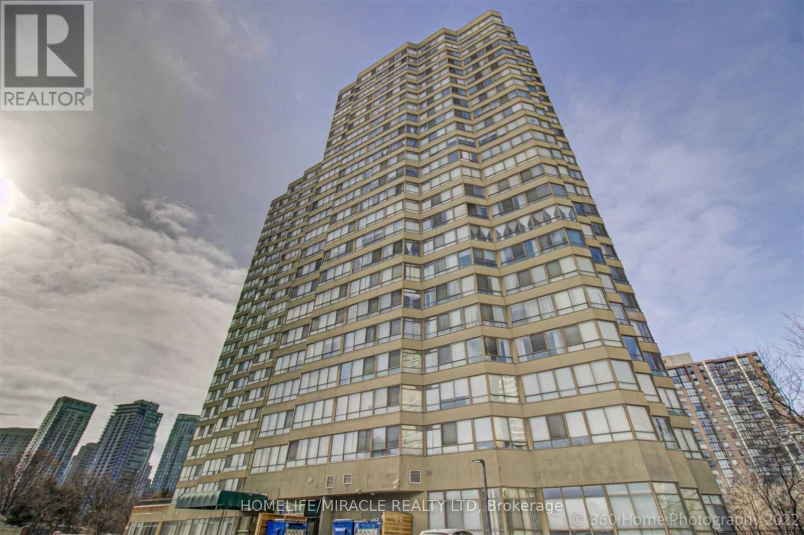 Apartment at 804B - 3605 KARIYA DRIVE, Mississauga (City Centre)