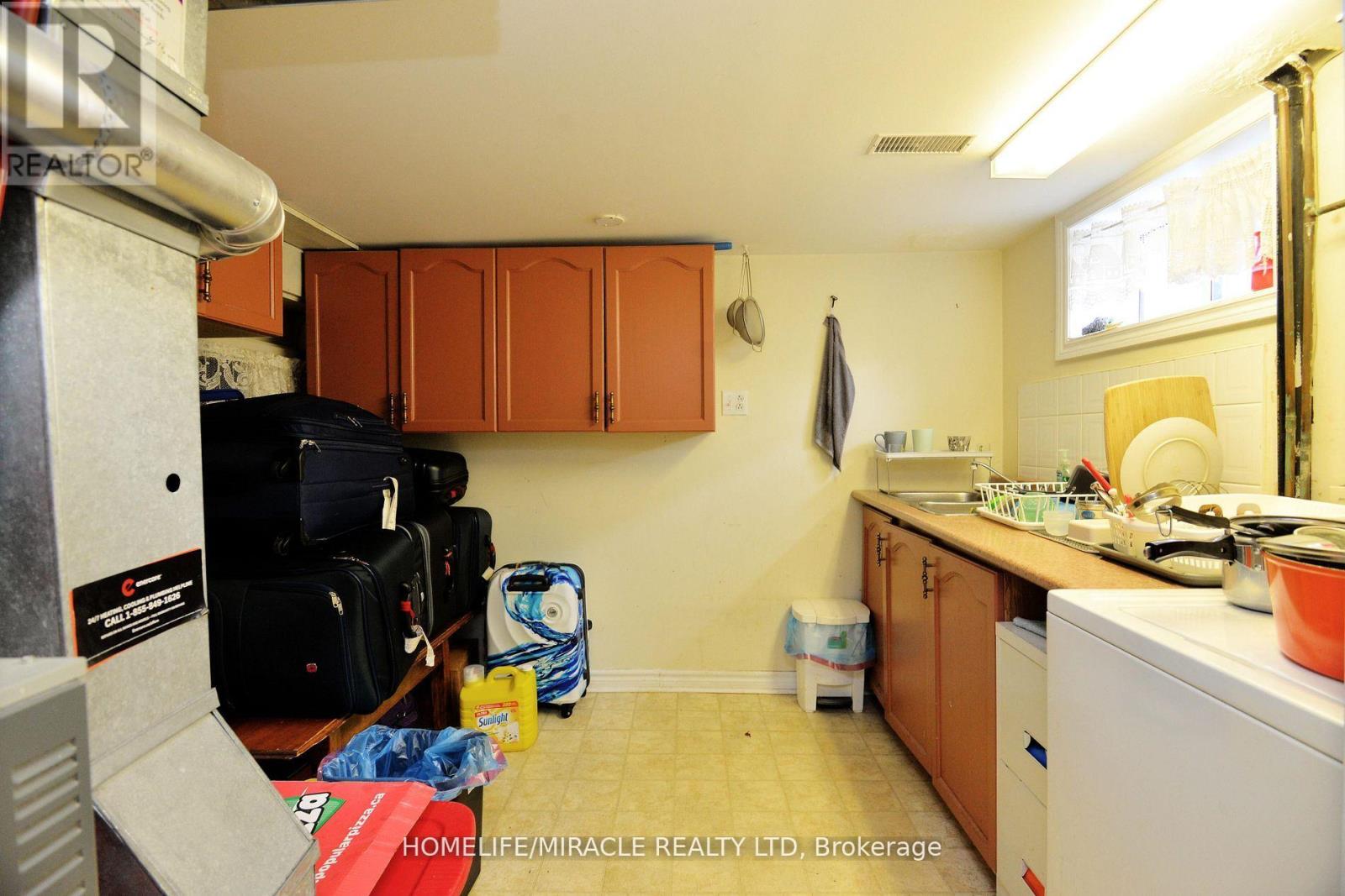 Detached at 7 SOPHIA STREET, Brampton