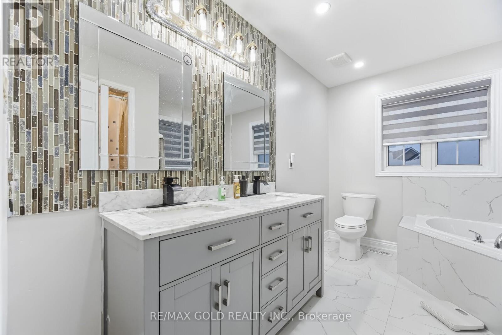 Detached at 29 LAURENTIDE CRESCENT, Brampton