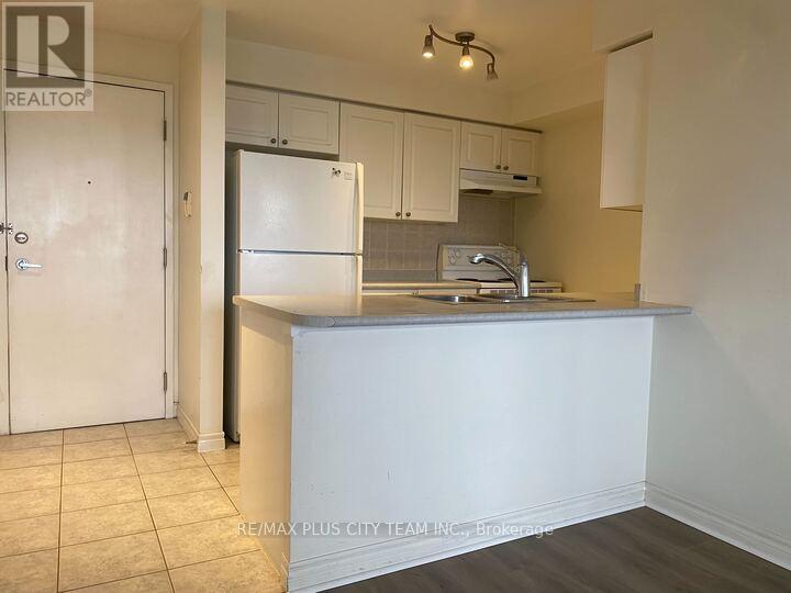 Apartment at 1901 - 55 STRATHAVEN DRIVE, Mississauga