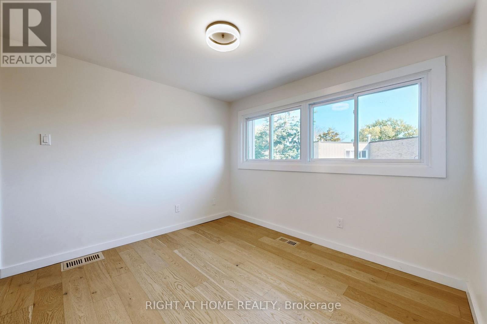 Townhouse at 6 - 400 BLOOR STREET, Mississauga