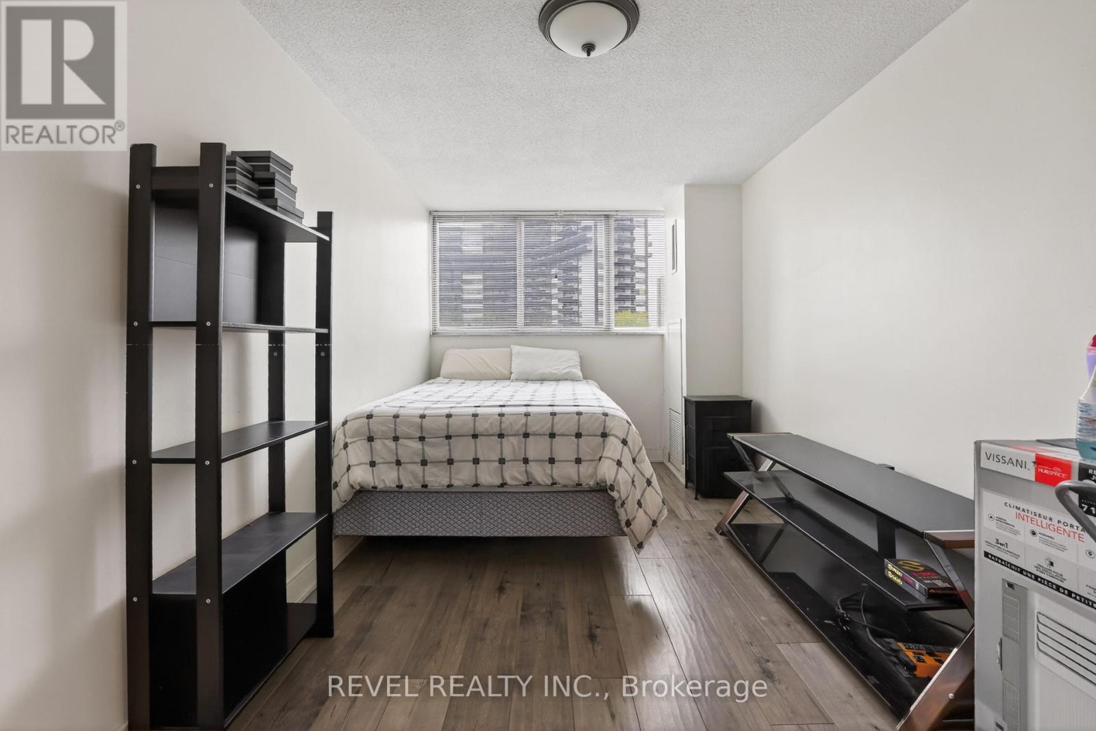 Apartment at 403 - 11 WINCOTT DRIVE, Toronto
