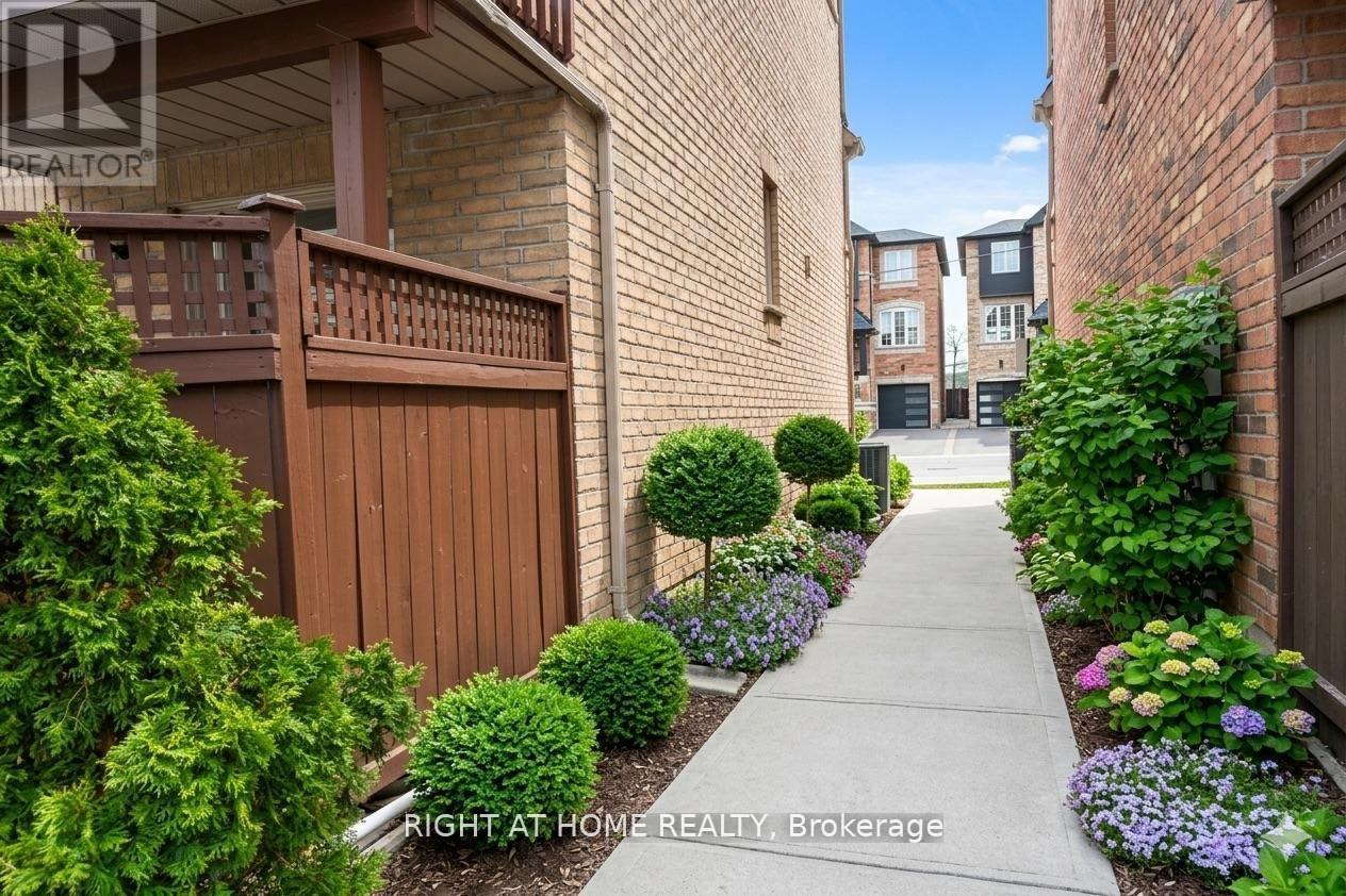 Townhouse at 1 - 11 WEST DEANE PARK DRIVE, Toronto