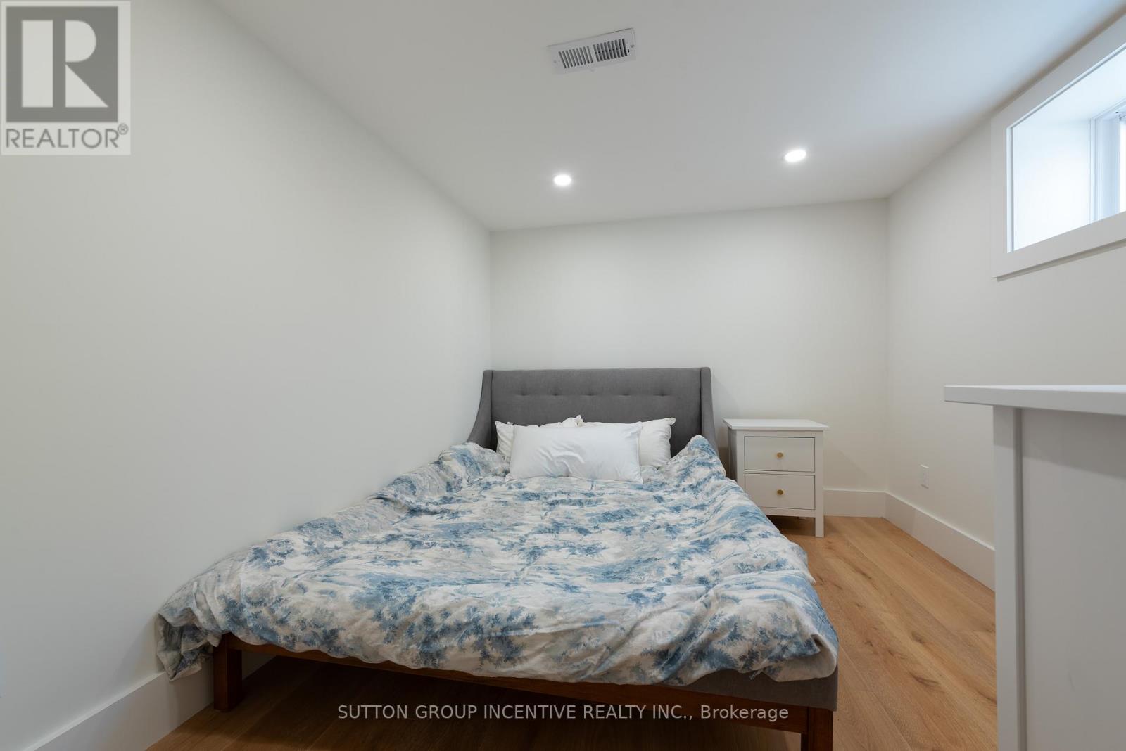 Detached at 16 ROBINDALE AVENUE, Toronto