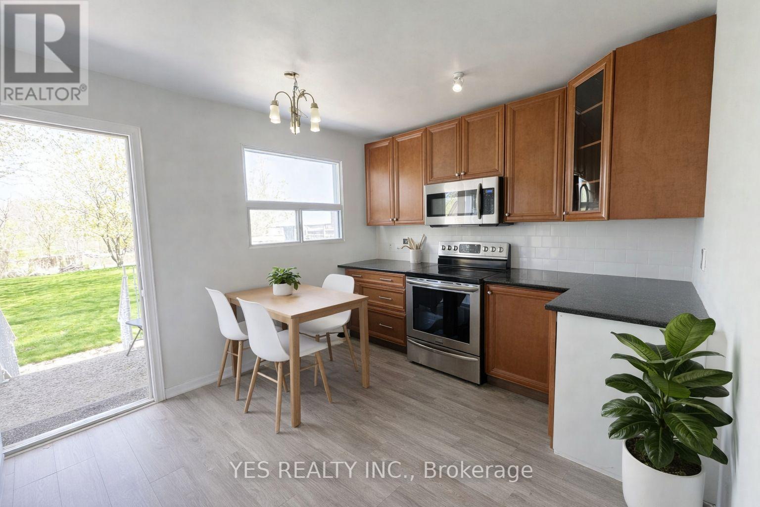 Detached at 199 NORTH SERVICE ROAD, Mississauga