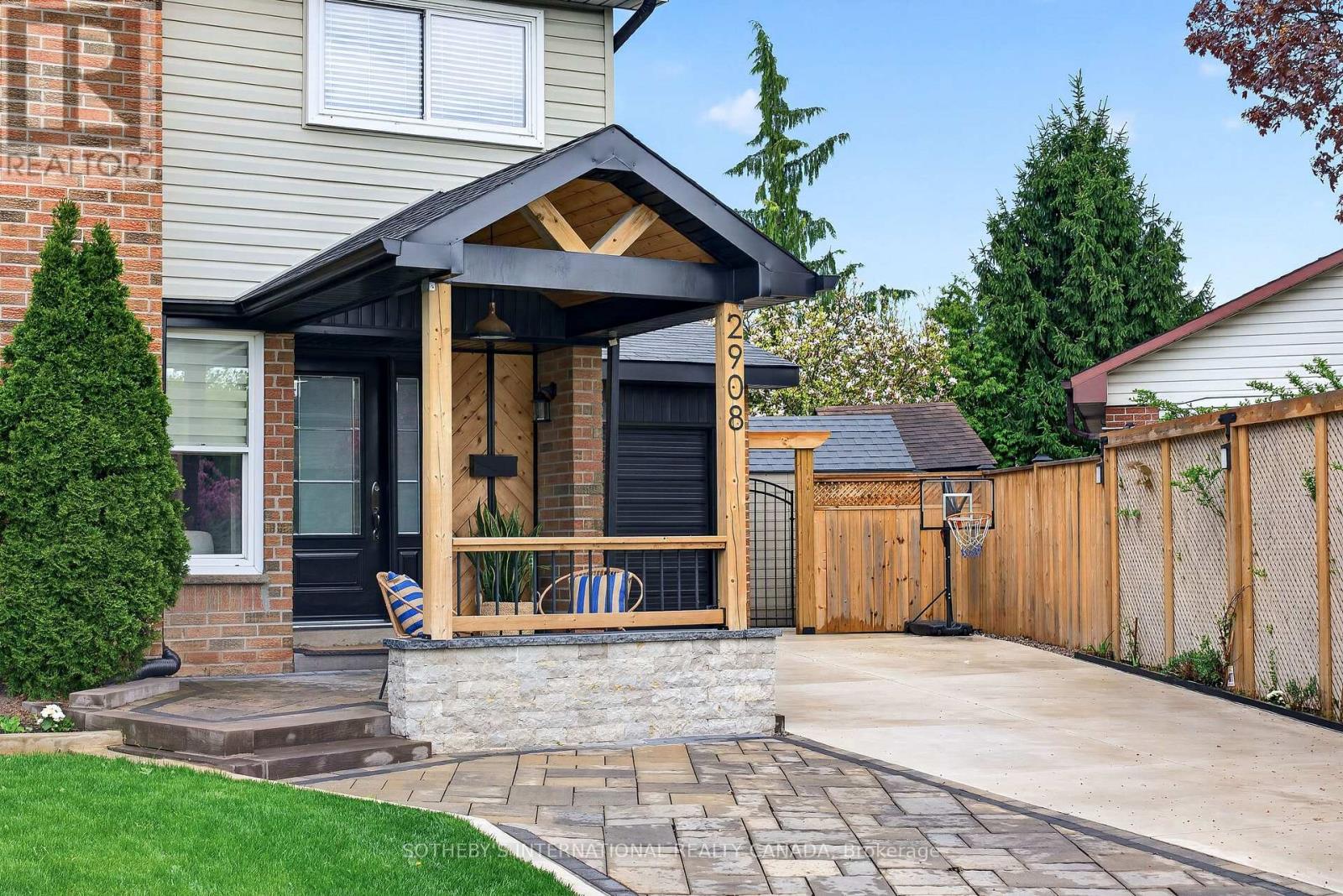 Semi-Detached/Link at 2908 BRAMSHAW GARDENS, Mississauga (Meadowvale)