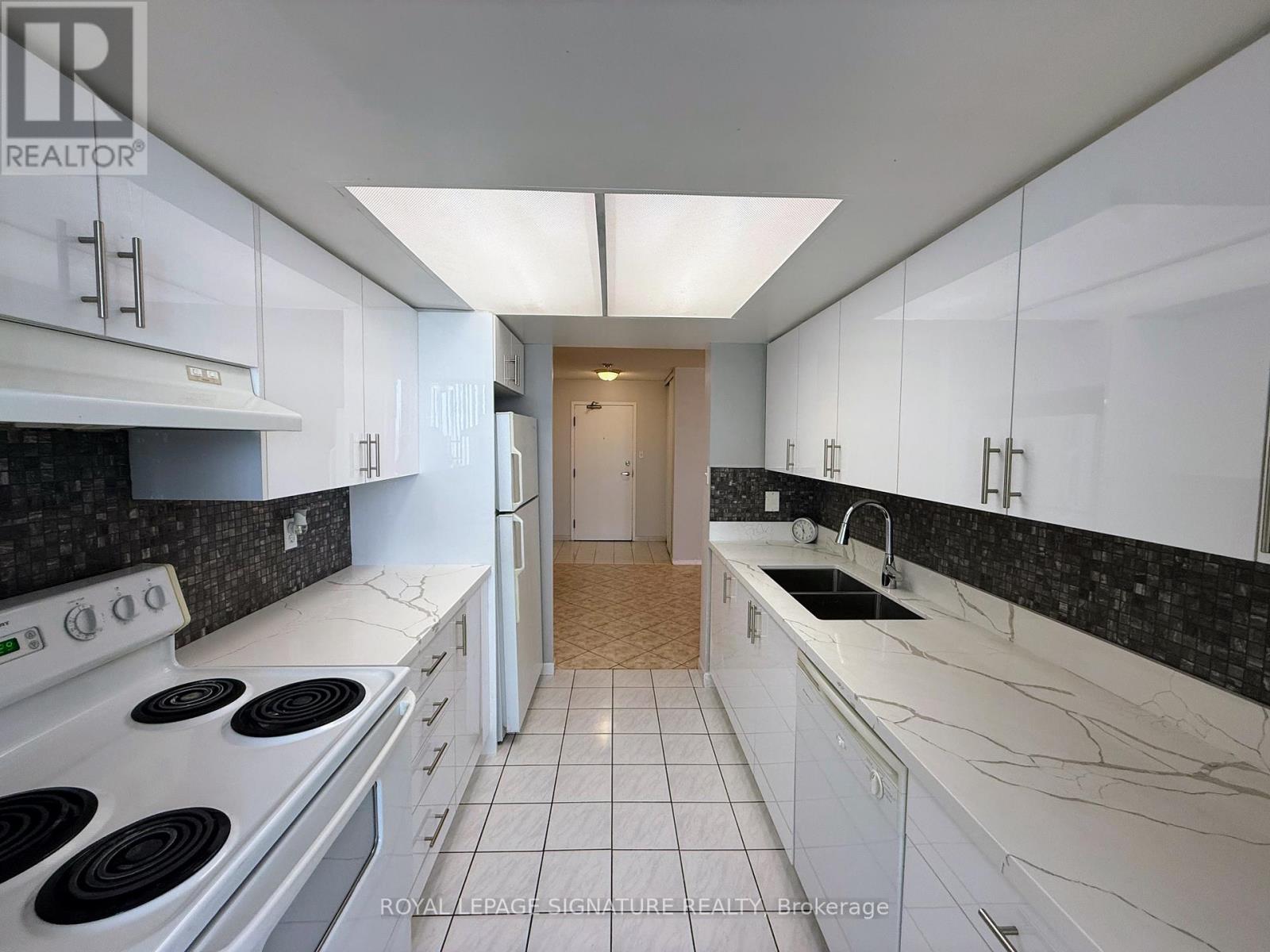 Apartment at 407 - 3 ROWNTREE ROAD, Toronto