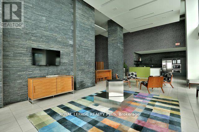 Apartment at 812 - 360 SQUARE ONE DRIVE, Mississauga