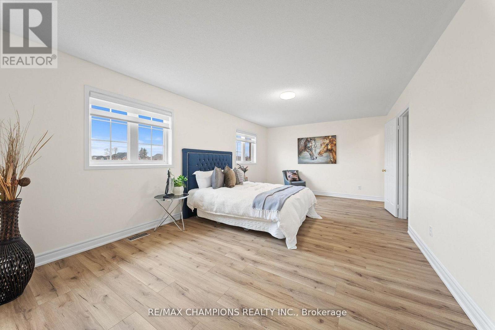 Detached at 42 ABBOTSBURY DRIVE, Brampton