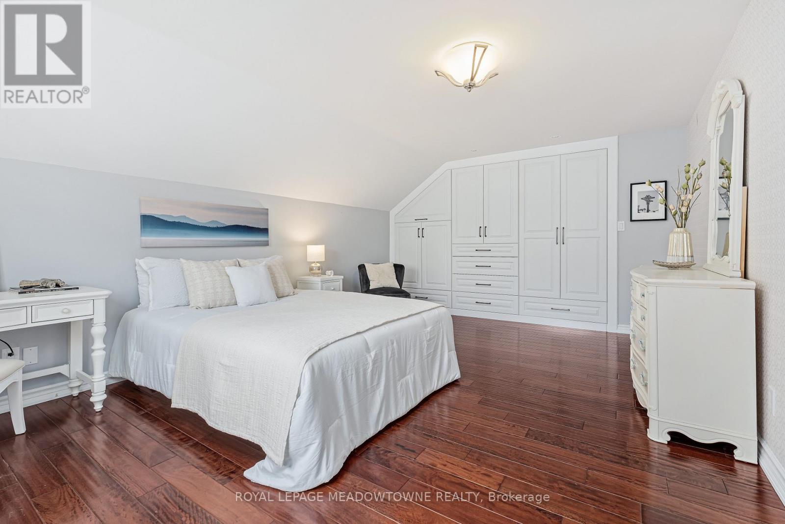 Detached at 33 HESLOP COURT, Halton Hills