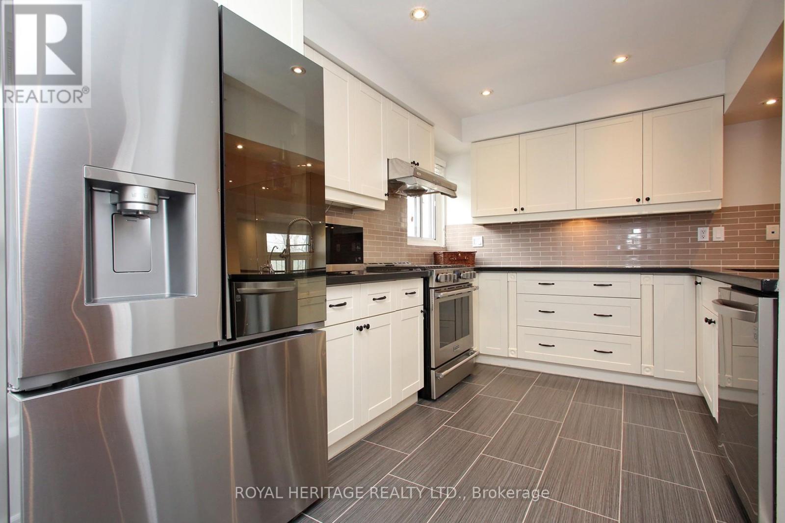 Townhouse at 6 - 24 REID DRIVE, Mississauga