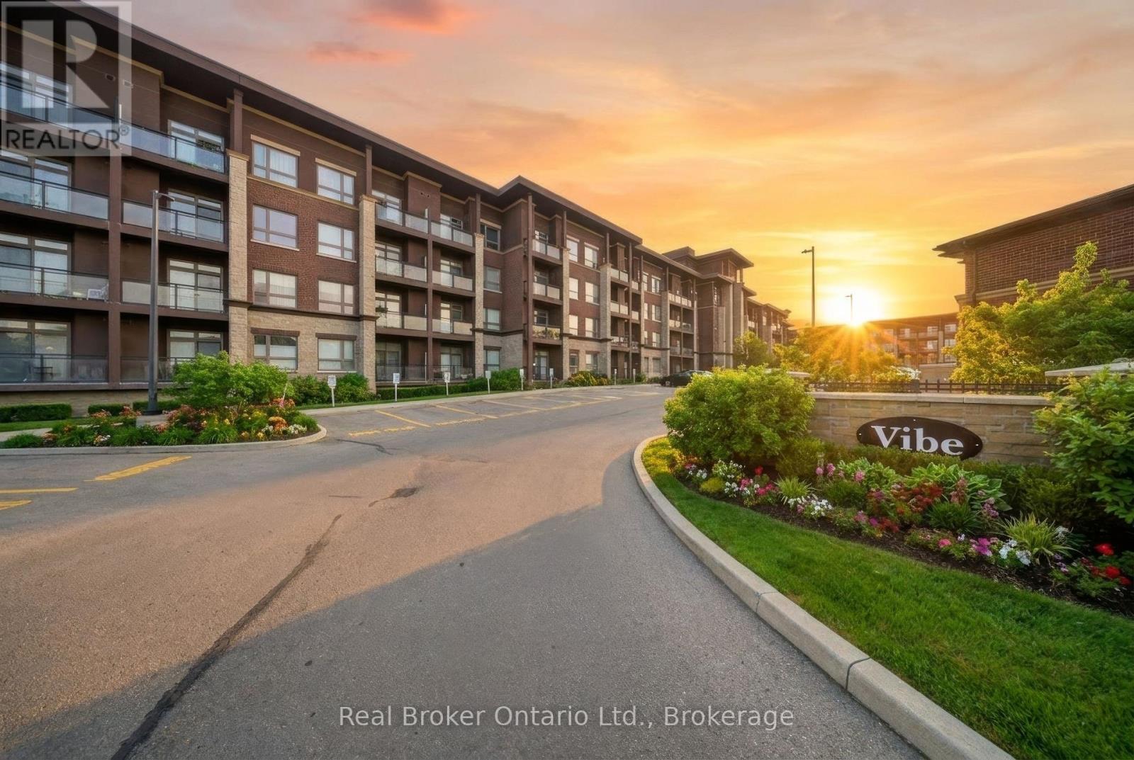 Apartment at 109 - 5010 CORPORATE DRIVE, Burlington (Uptown)