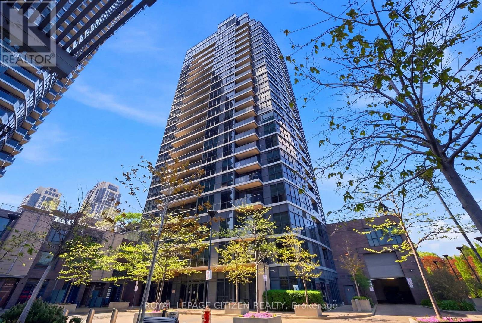 Apartment at 1003 - 1 VALHALLA INN ROAD, Toronto (Islington-City Centre West)