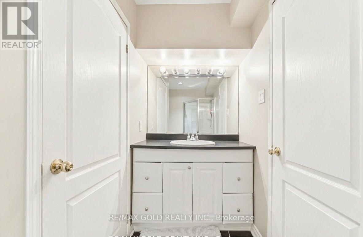 Detached at 2441 CAPILANO CRESCENT, Oakville