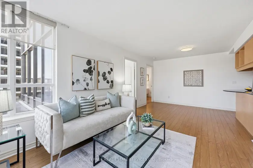 Apartment at 808 - 4090 LIVING ARTS DRIVE, Mississauga (City Centre)