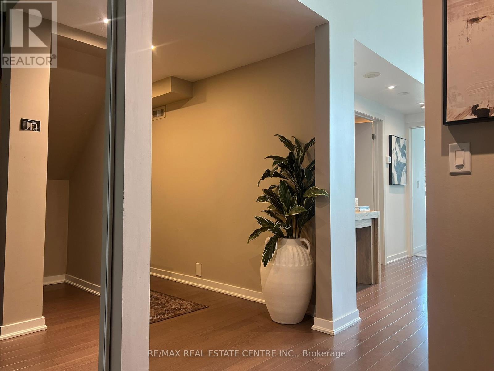 Apartment at 803 - 2 FIELDWAY ROAD, Toronto