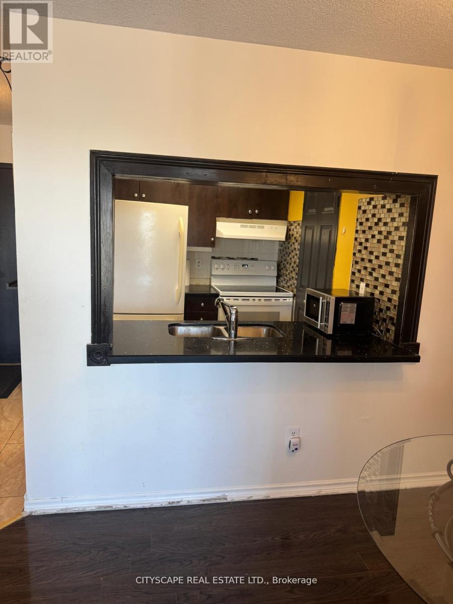Apartment at 706 - 285 ENFIELD PLACE, Mississauga (City Centre)