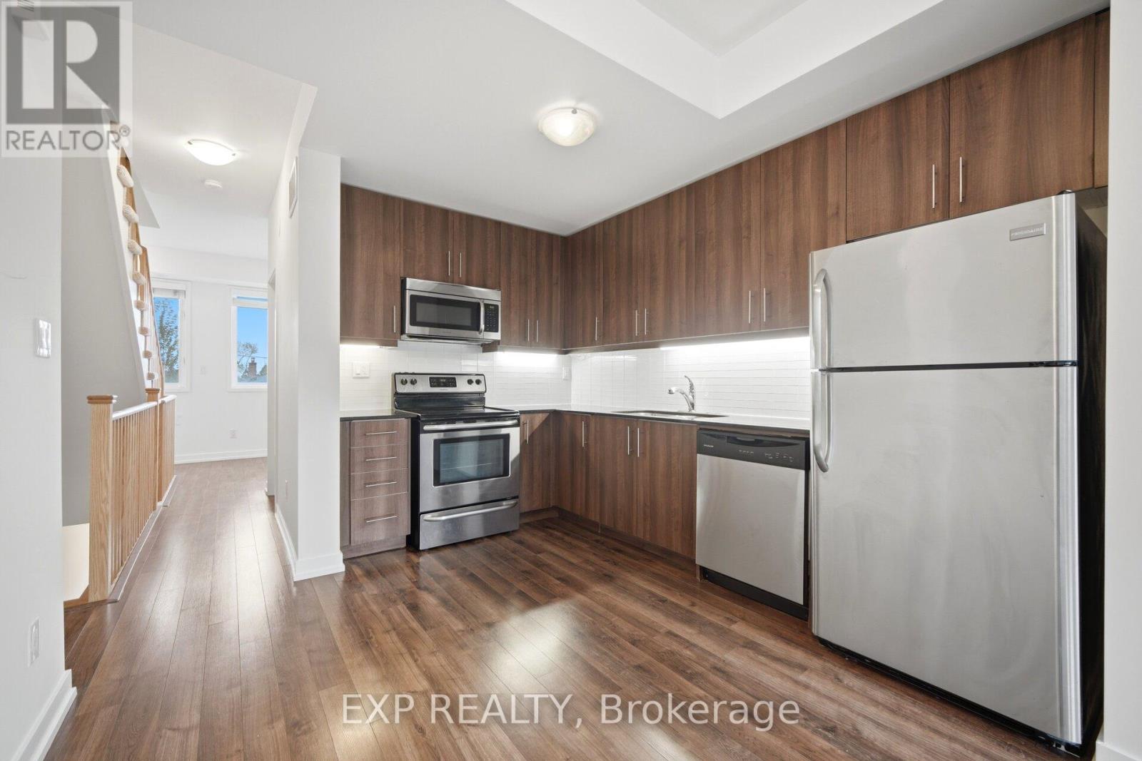 Townhouse at 66 - 60 WINSTON PARK BOULEVARD, Toronto