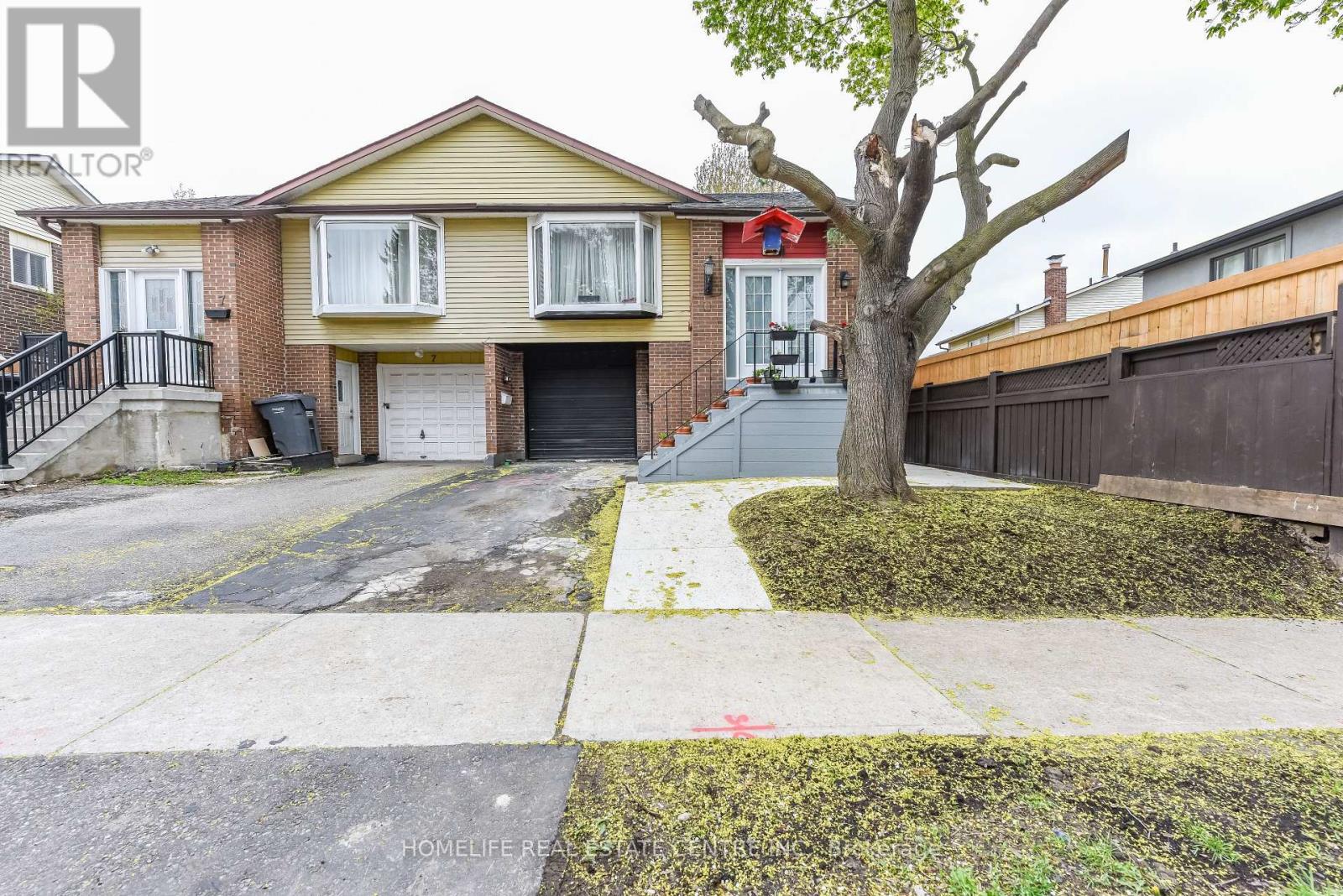 Semi-Detached/Link at 5 BAY CREST DRIVE, Brampton (Heart Lake East)