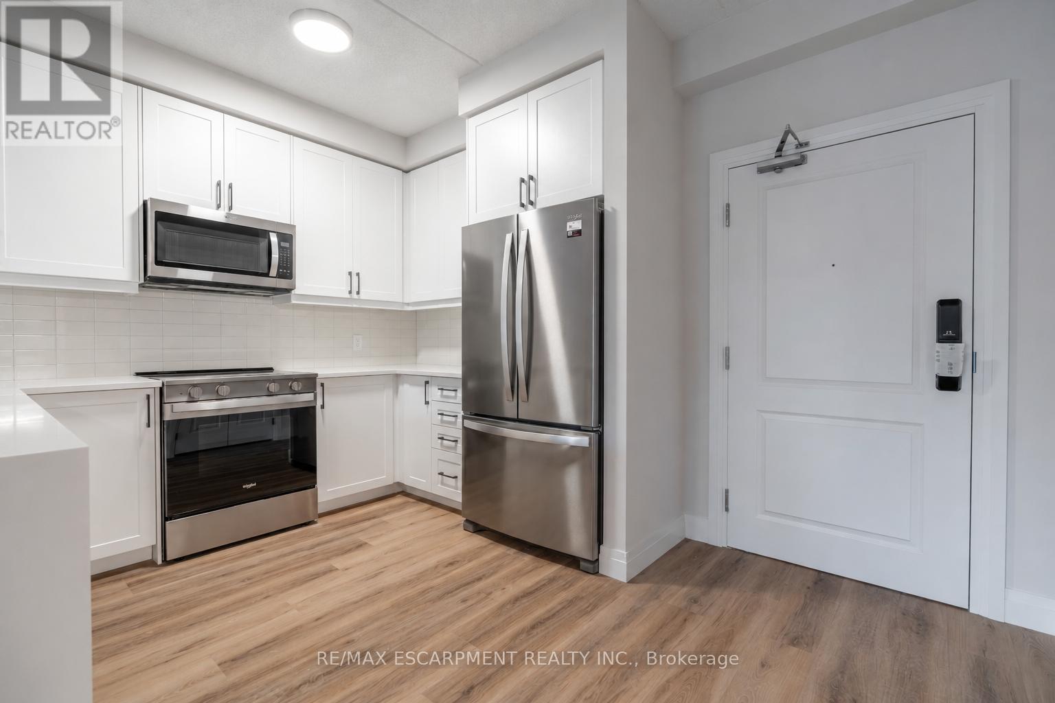 Apartment at 201 - 6415 REGIONAL ROAD 25, Milton (CO Coates)