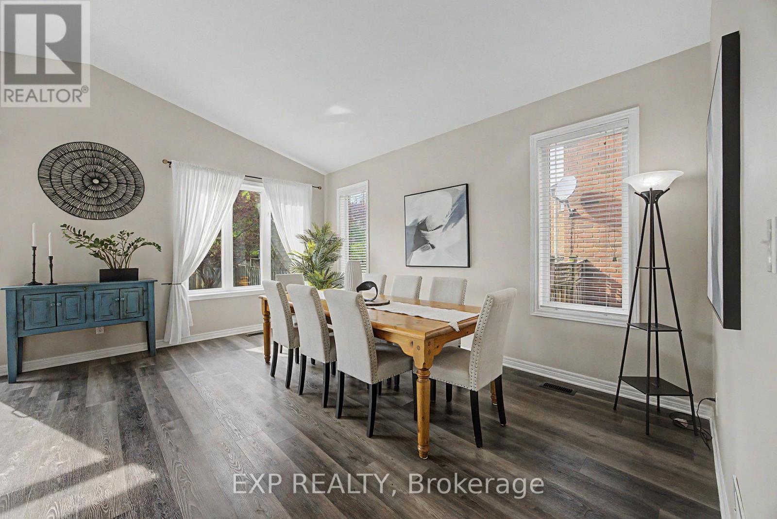 Detached at 379 GROVEHILL ROAD, Oakville