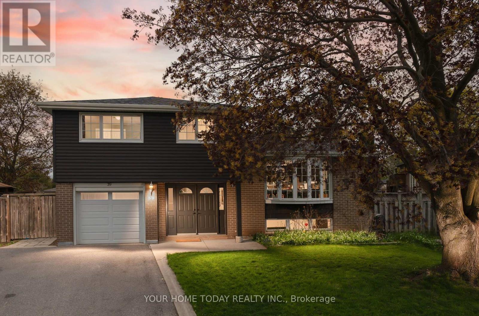 Detached at 39 ELEANOR CRESCENT, Halton Hills (Georgetown)
