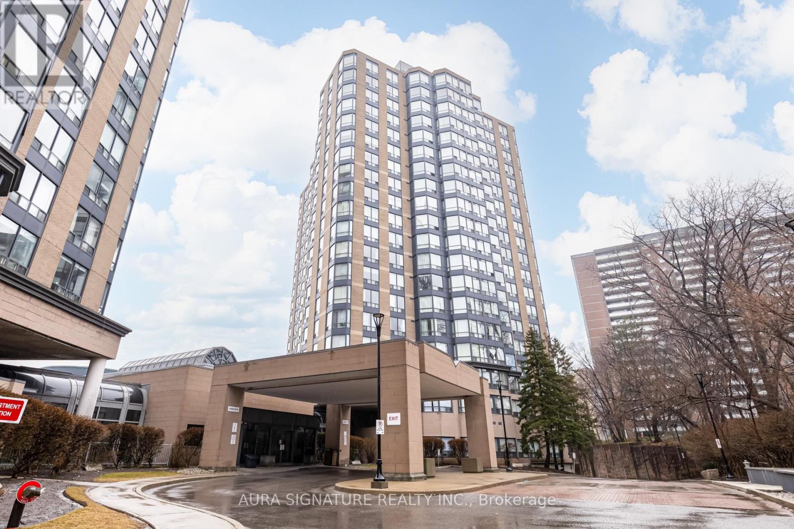 Apartment at 1010 - 3 HICKORY TREE DRIVE, Toronto (Weston)