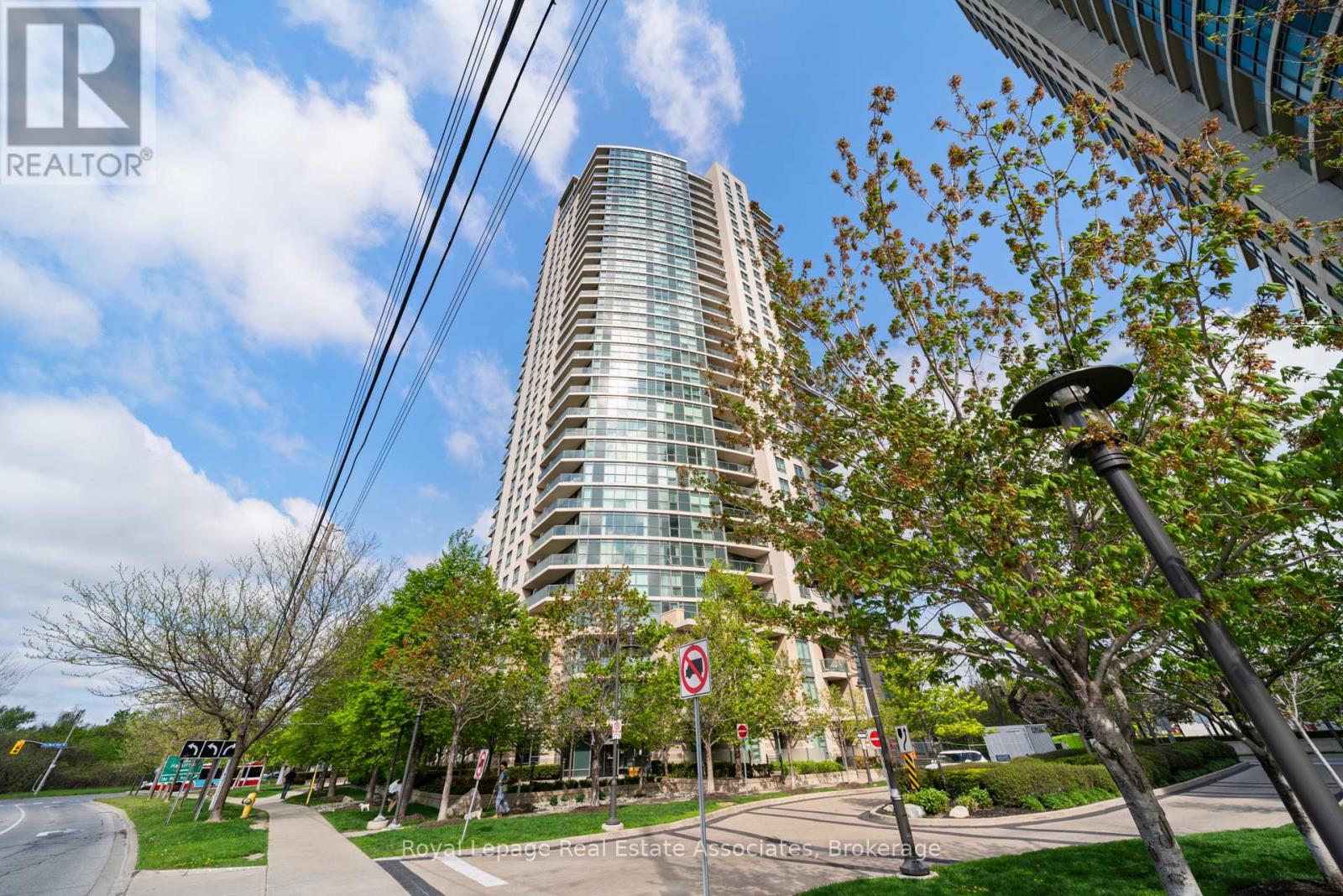 Apartment at 1601 - 225 SHERWAY GARDENS ROAD, Toronto (Islington-City Centre West)