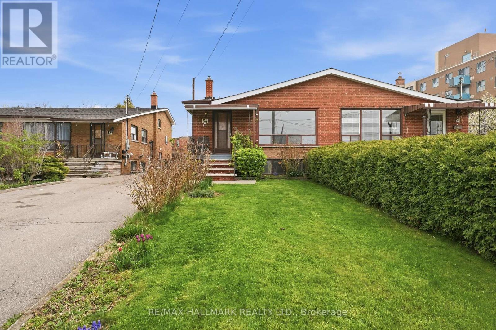 Semi-Detached/Link at 54 GOTHAM COURT, Toronto (Brookhaven-Amesbury)