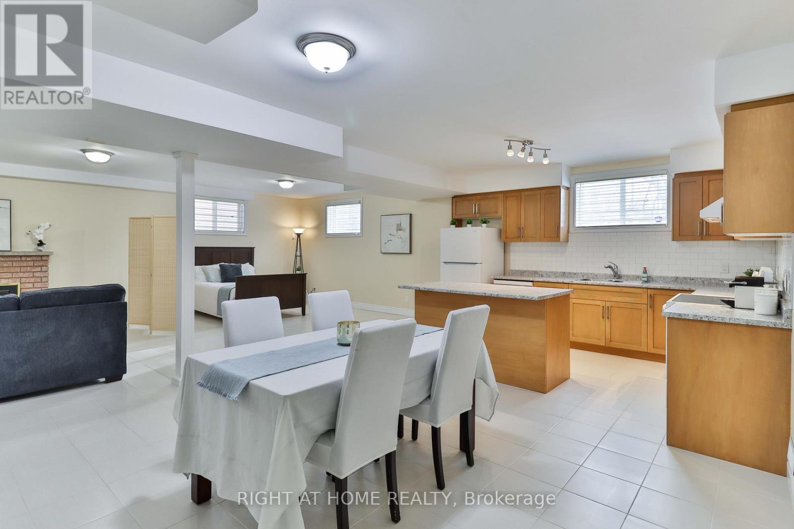 Detached at 459 MAPLE LEAF DRIVE, Toronto