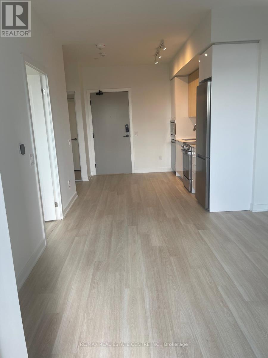 Apartment at 5105 Hurontario St, Mississauga