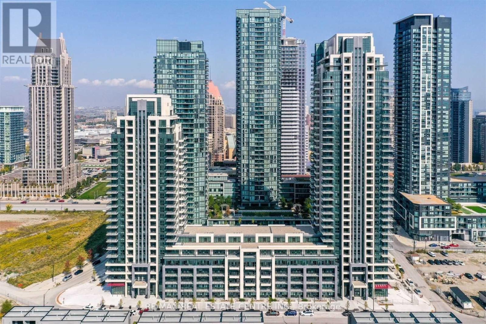 Apartment at 902 - 4085 PARKSIDE VILLAGE DRIVE, Mississauga (City Centre)