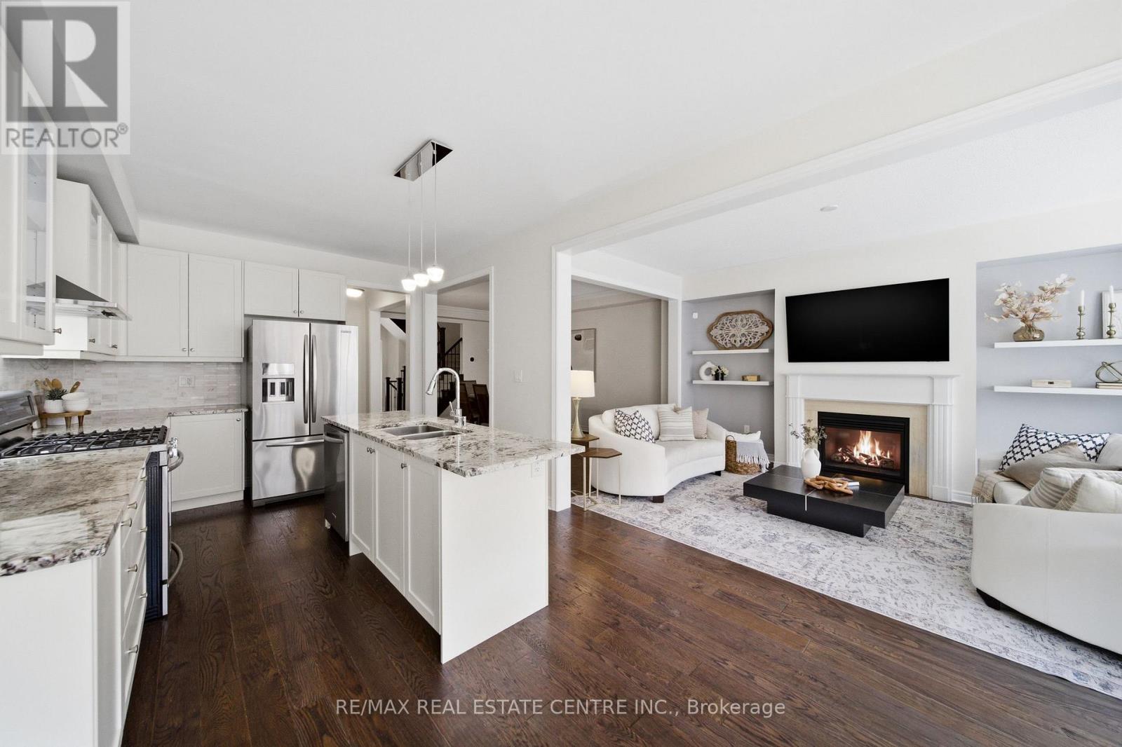 Townhouse at 2466 VILLAGE COMMON, Oakville