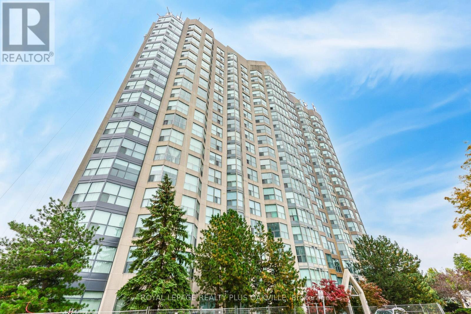Apartment at 1810 - 2177 BURNHAMTHORPE ROAD W, Mississauga (Erin Mills)