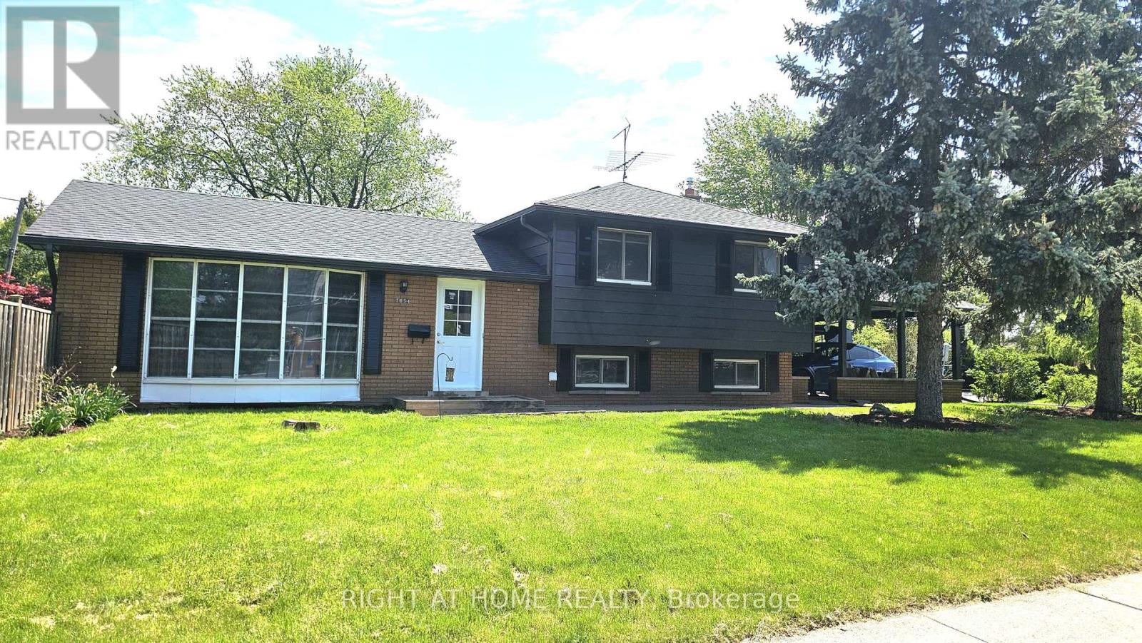 Detached at 5154 NEW STREET, Burlington (Appleby)