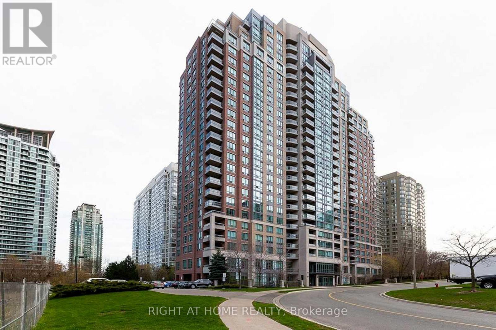 Apartment at 2205 - 156 ENFIELD PLACE, Mississauga (City Centre)
