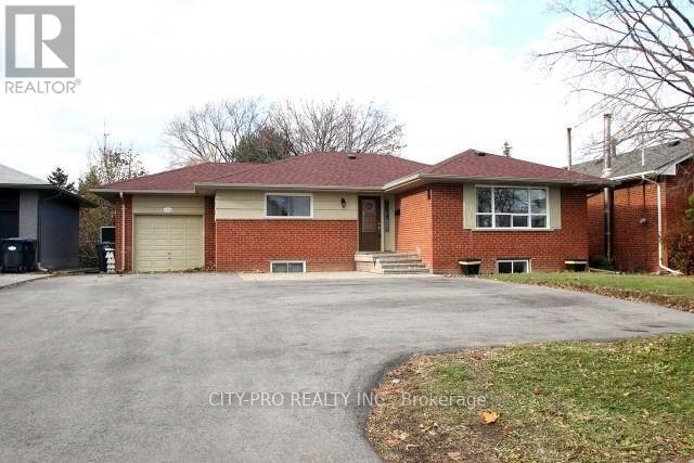 Detached at 1925 BRITANNIA ROAD W, Mississauga (Streetsville)