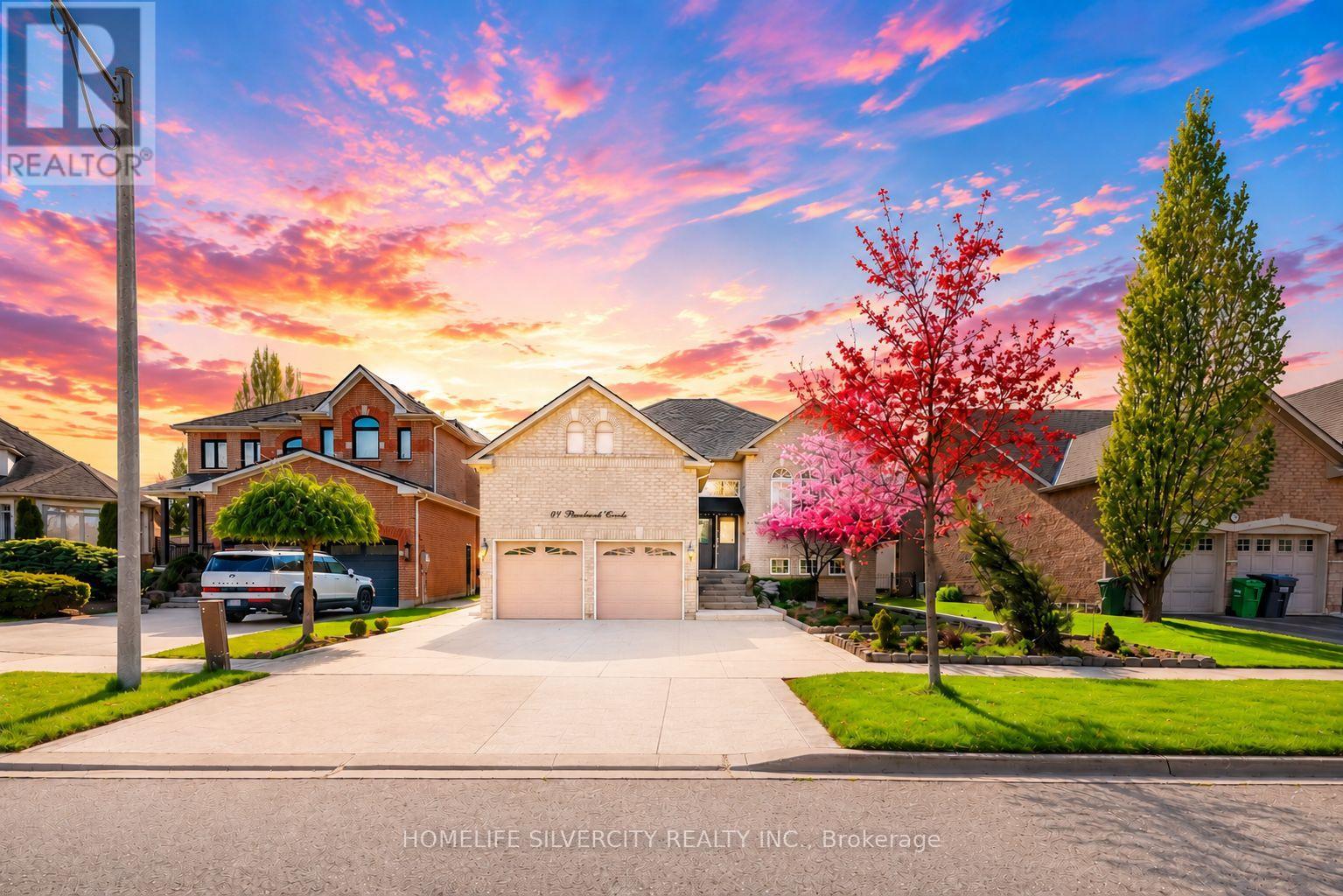 Detached at 61 PINEBROOK CIRCLE, Caledon
